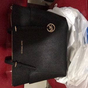 Michael Kors Jetsetter Purse